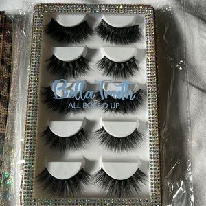 10 pairs of lashes